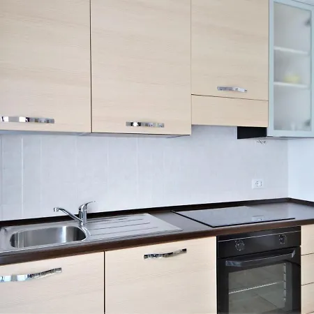 Belvilla By Oyo Bilo Nadia 3 Piano Apartamento